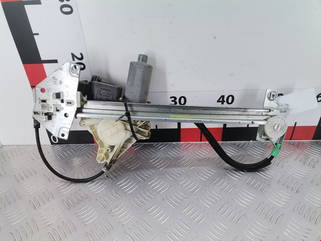 Стеклоподъемник задний правый MITSUBISHI Carisma 1995-1999