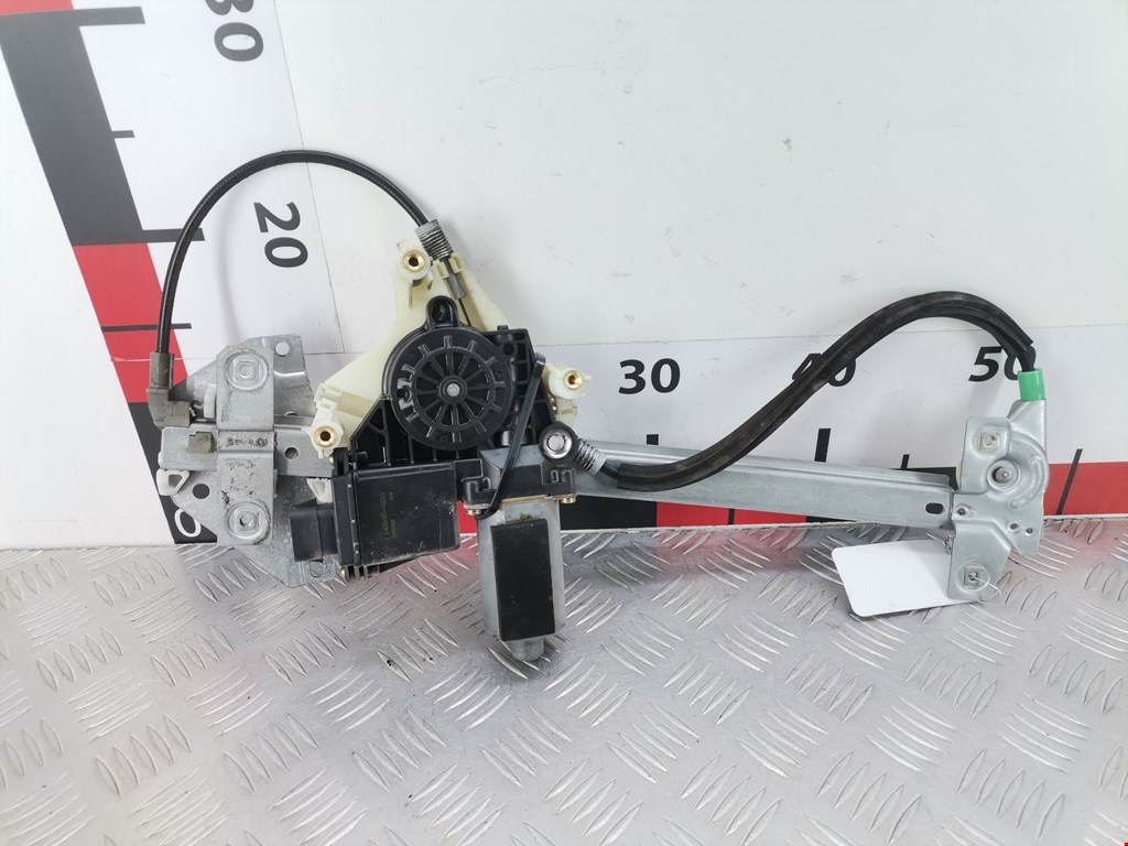 Стеклоподъемник задний правый MITSUBISHI Carisma 1995-1999