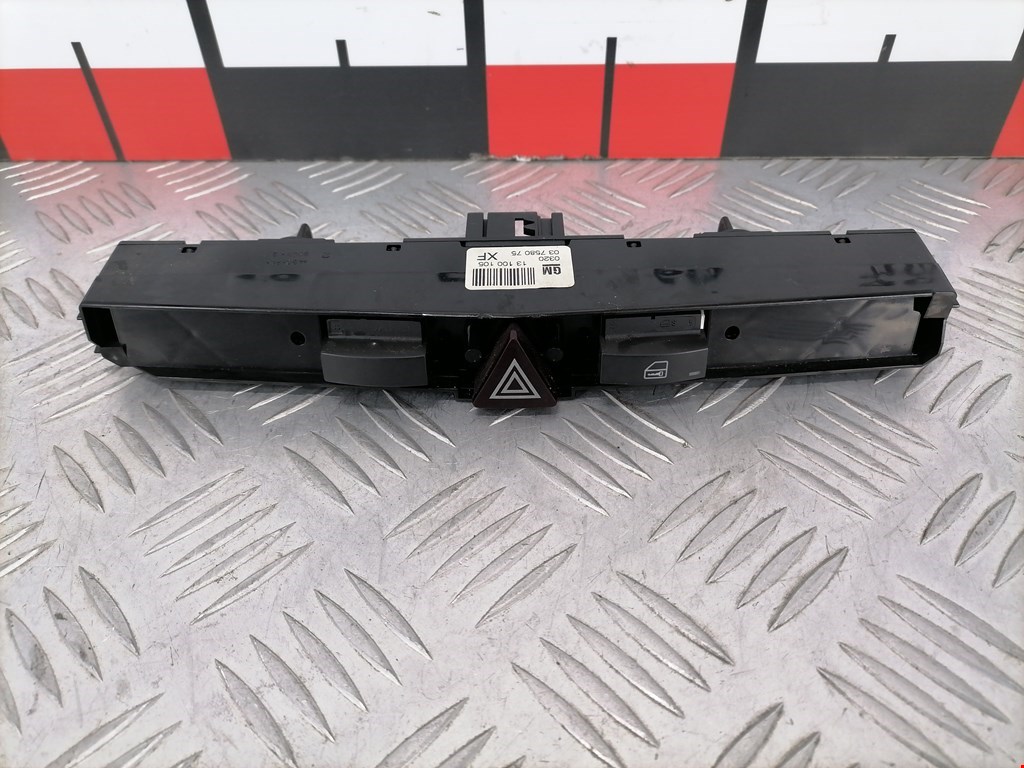 Кнопка аварийной сигнализации (аварийки) OPEL Astra H/Family 2004-2015