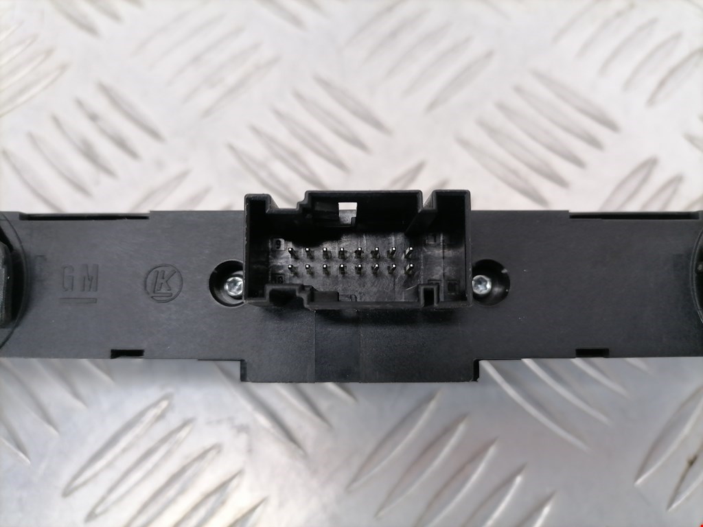 Кнопка аварийной сигнализации (аварийки) OPEL Astra H/Family 2004-2015