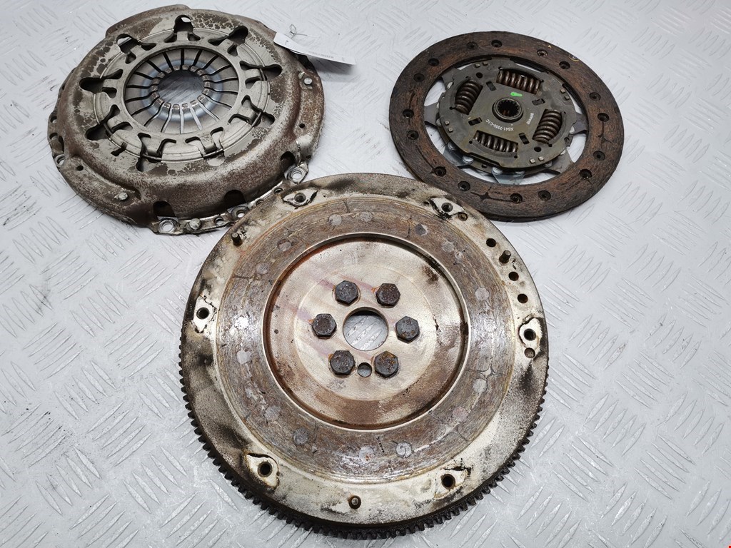 Маховик (демпфер сцепления) FORD Focus I 1998-2005