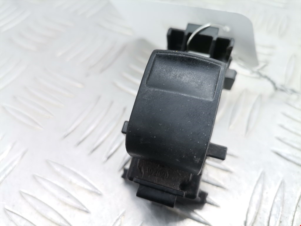 Кнопка стеклоподъемника TOYOTA RAV 4 XA30 2006-2012