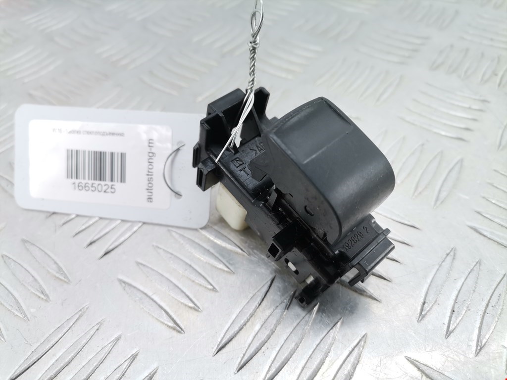 Кнопка стеклоподъемника TOYOTA RAV 4 XA30 2006-2012