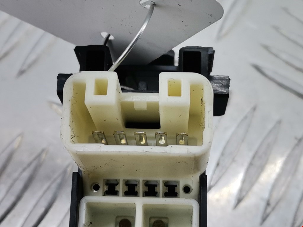 Кнопка стеклоподъемника TOYOTA RAV 4 XA30 2006-2012