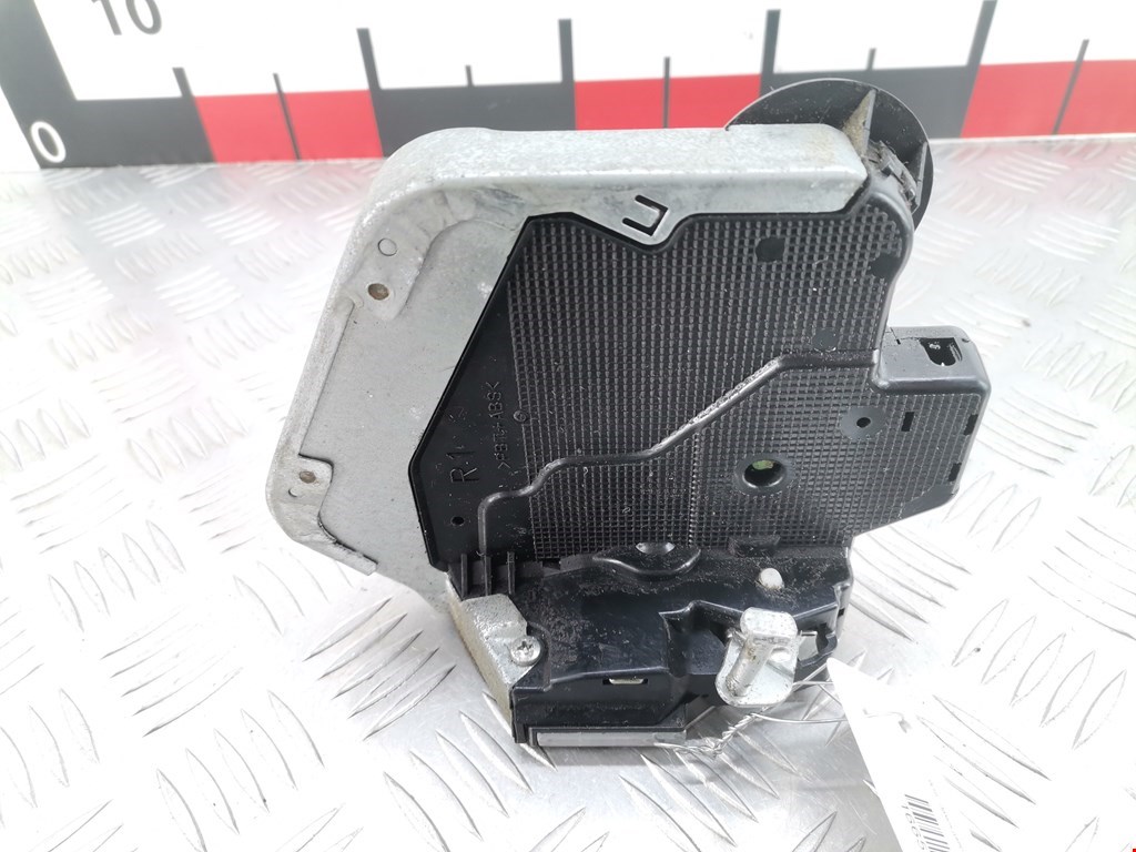 Замок двери задней правой TOYOTA RAV 4 XA30 2006-2012