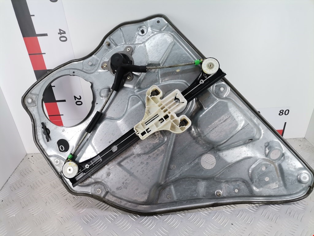 Стеклоподъемник задний левый VOLKSWAGEN Polo IV 2001-2009