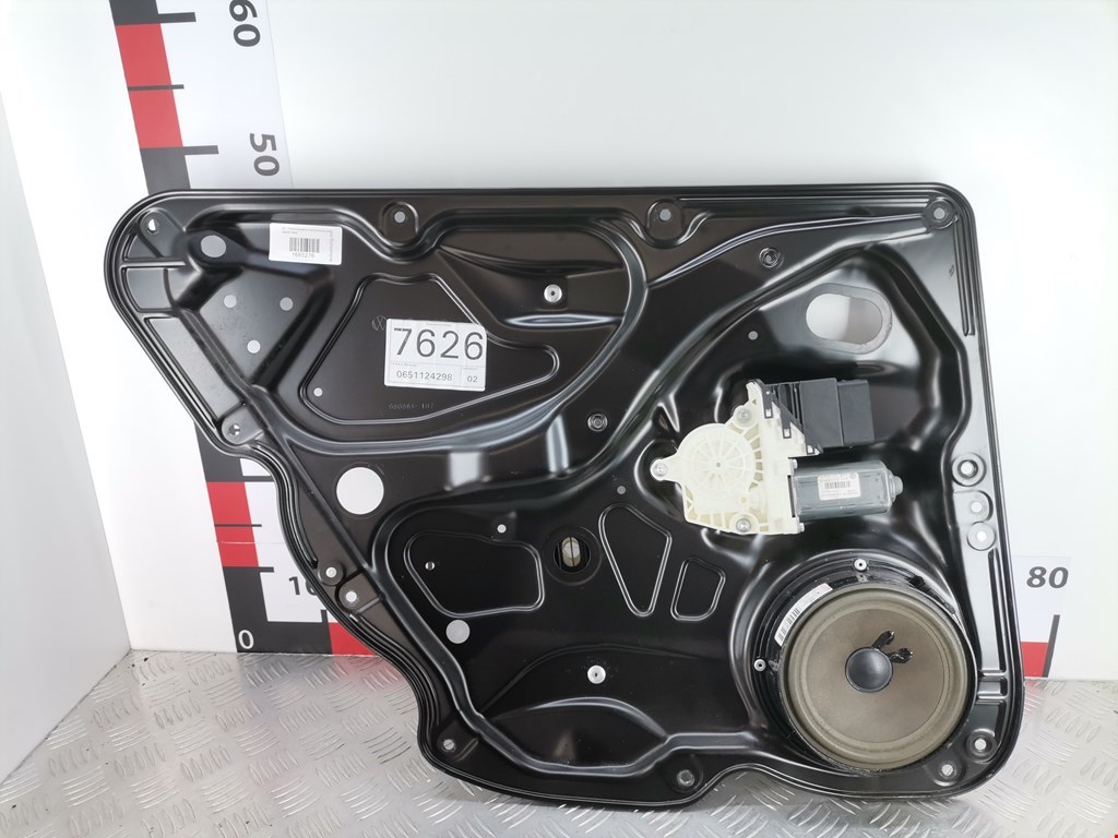 Стеклоподъемник задний левый VOLKSWAGEN Passat B6 2005-2011