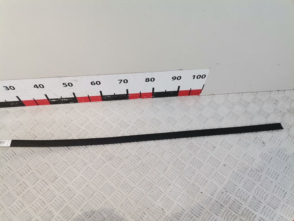 Накладка декоративная (молдинг) двери передней правой BMW 3-Series (E46) (1998-2007)