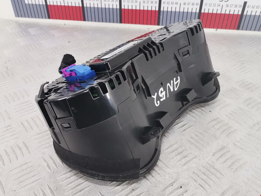 Панель приборов (щиток) AUDI A3 8P 2003-2013