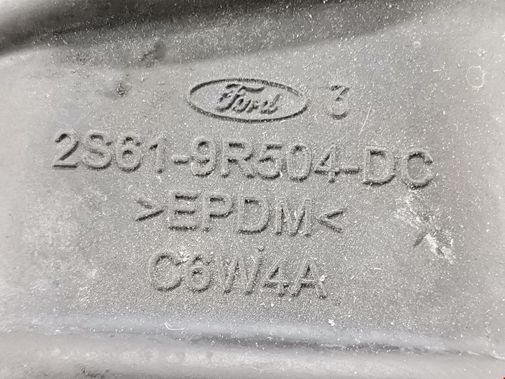 Патрубок воздушного фильтра FORD Fiesta 2001-2008