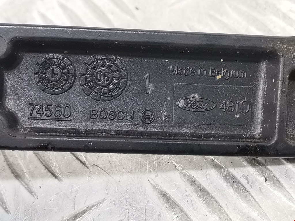 Поводок дворников передний левый/ правый FORD C-MAX 2003-2010