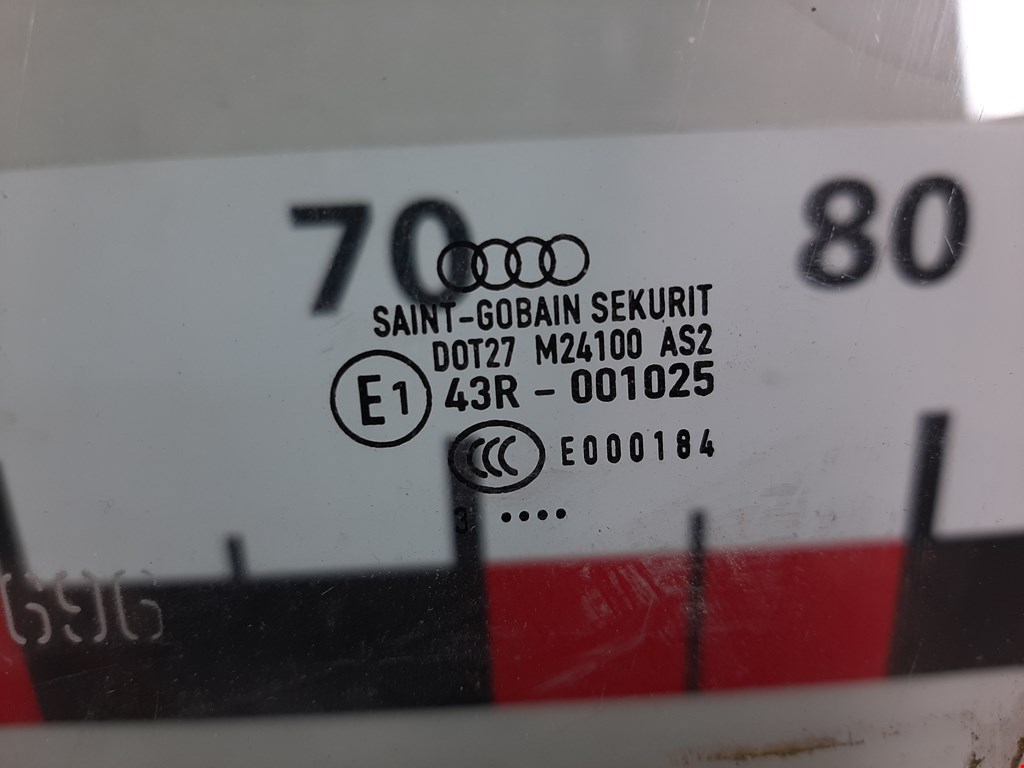 Стекло двери переднее левое AUDI A4 B6 2001-2005