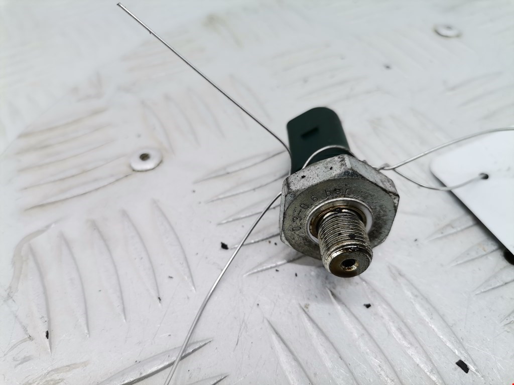 Датчик давления масла AUDI A3 8P 2003-2013