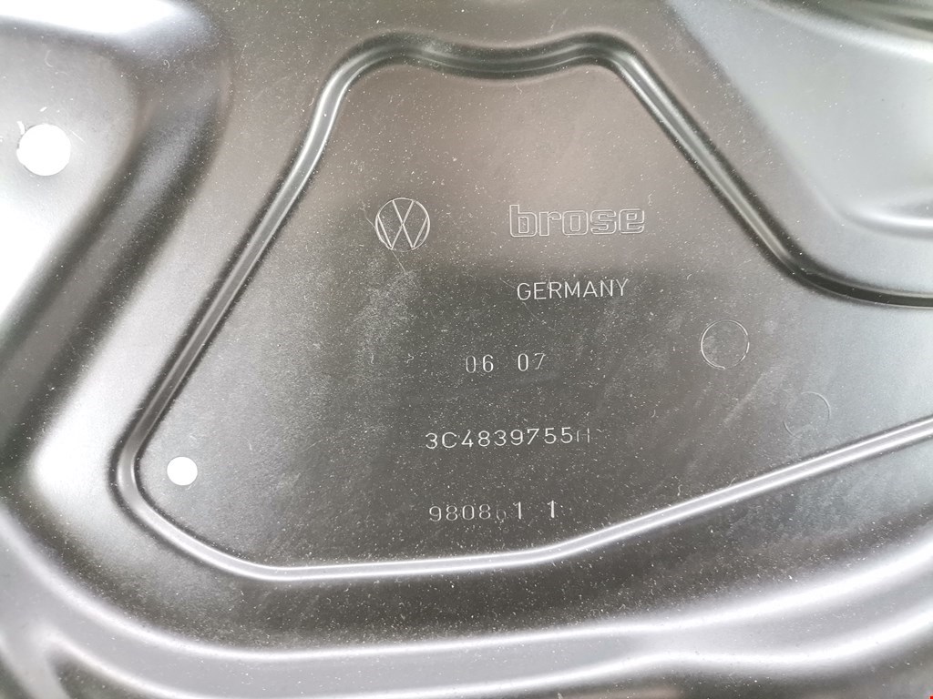 Стеклоподъемник задний левый VOLKSWAGEN Passat B6 2005-2011