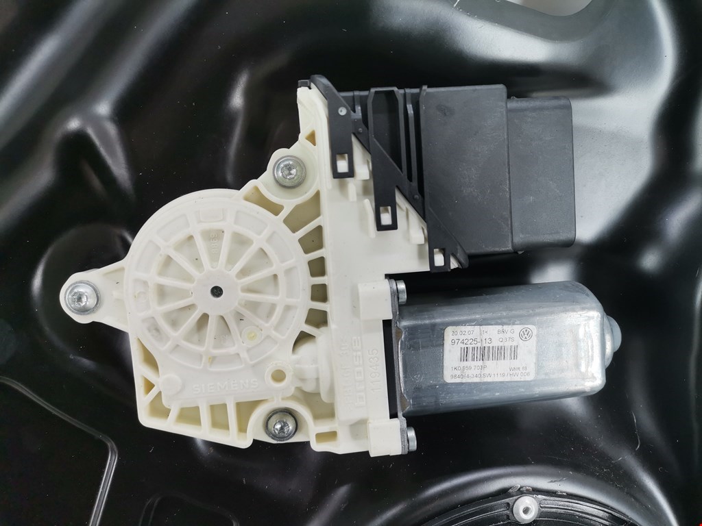 Стеклоподъемник задний левый VOLKSWAGEN Passat B6 2005-2011