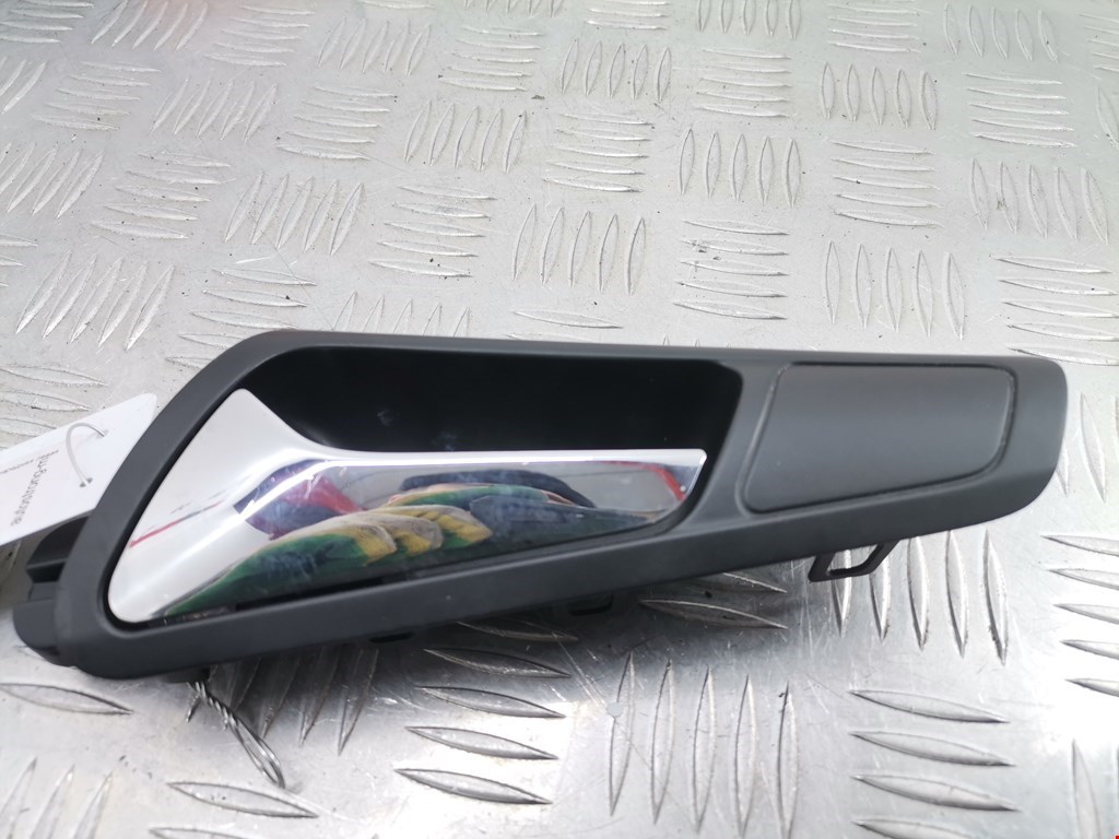 Ручка дверная передняя внутренняя левая VOLKSWAGEN Passat B6 2005-2011