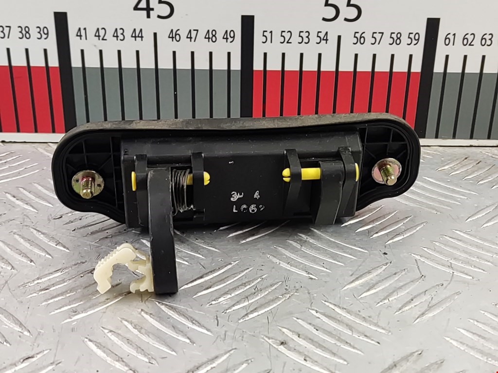 Ручка двери багажника наружная MAZDA Premacy CP 1999-2004