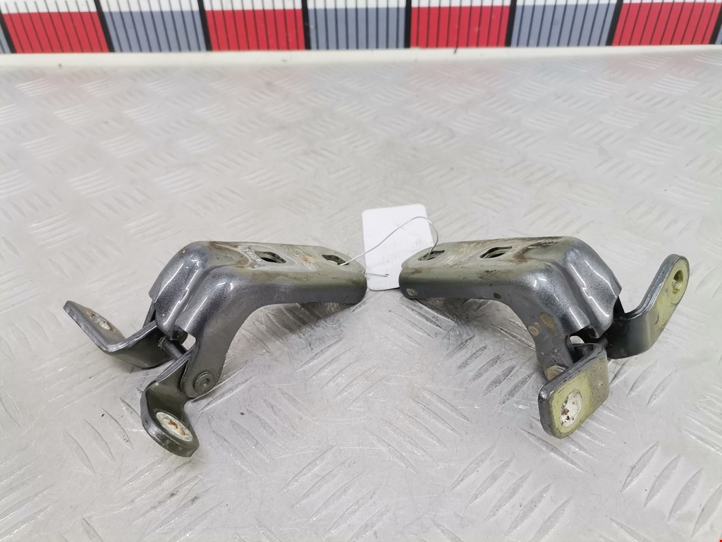 Петля двери передней левой Chevrolet Orlando (2010-2023)