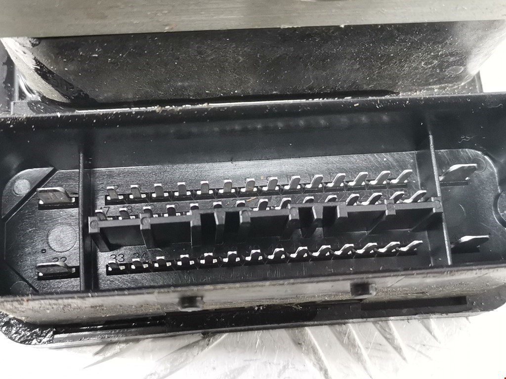 Блок ABS (насос) MITSUBISHI Outlander XL 2006-2012