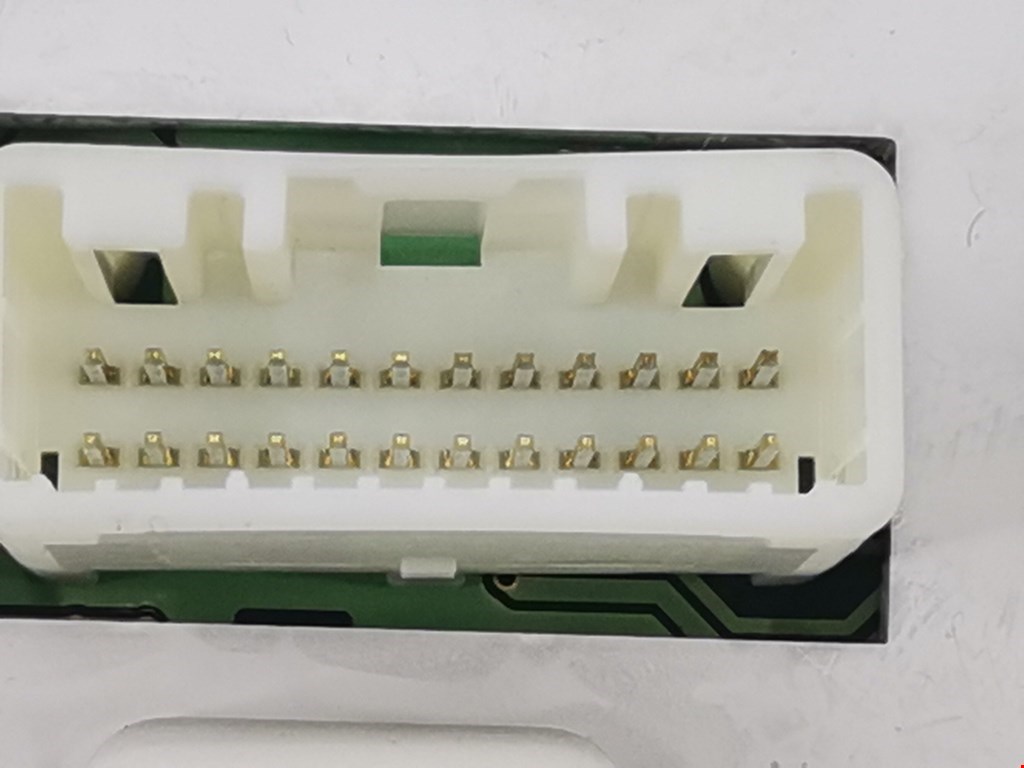 Панель приборов (щиток) MITSUBISHI Outlander XL 2006-2012