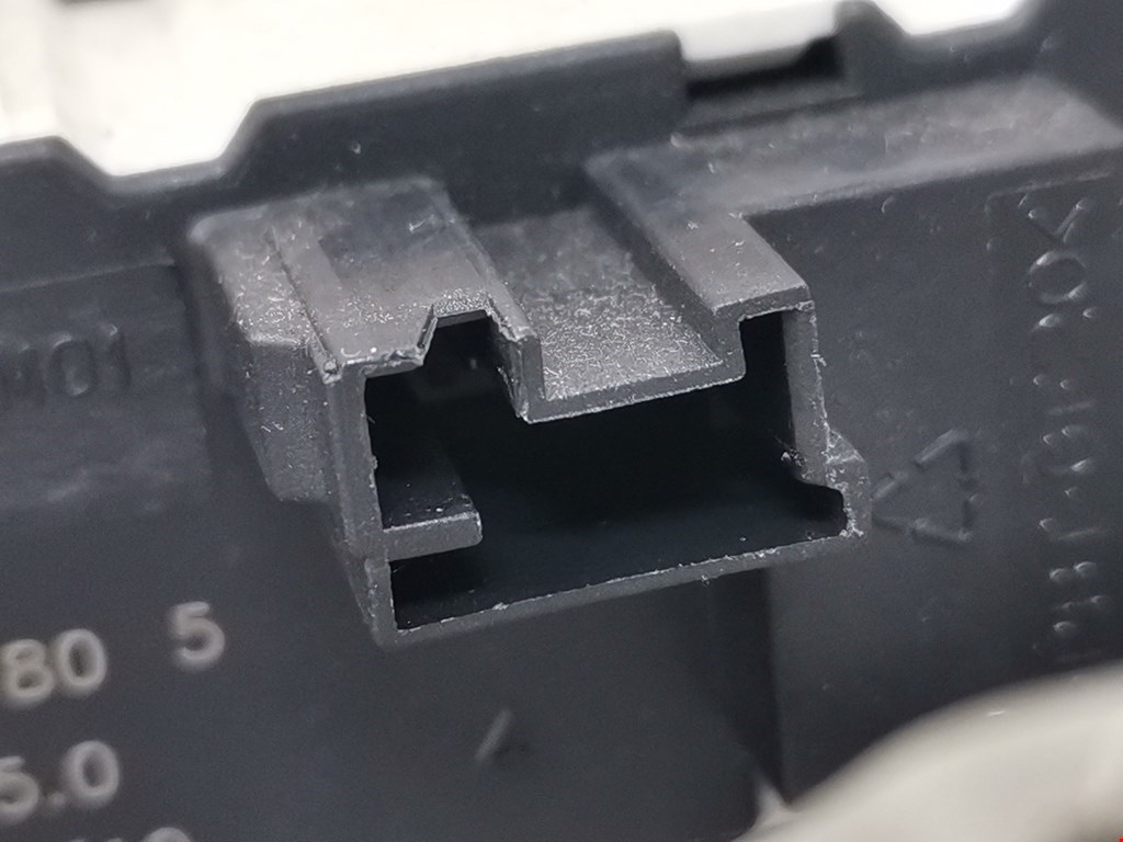 Плафон салонный (салона фонарь) PEUGEOT Partner 2008-2018