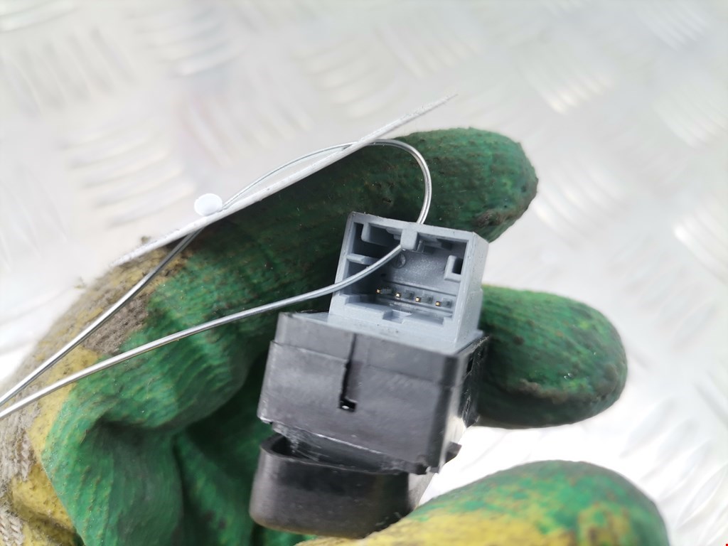 Кнопка стеклоподъемника VOLKSWAGEN Polo IV 2001-2009