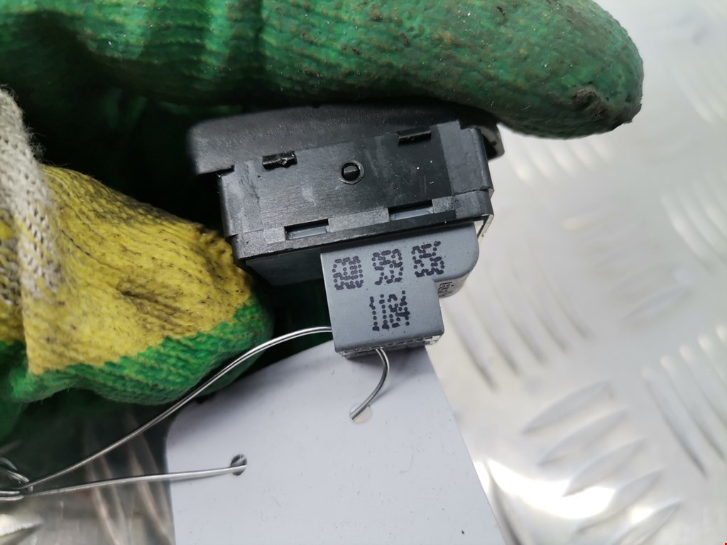 Кнопка стеклоподъемника VOLKSWAGEN Polo IV 2001-2009