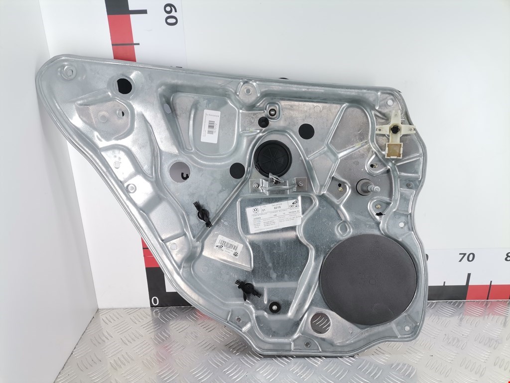 Стеклоподъемник задний левый VOLKSWAGEN Polo IV 2001-2009