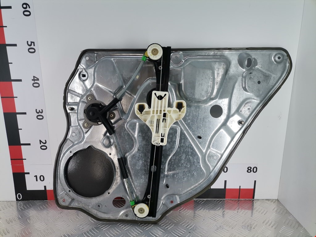 Стеклоподъемник задний левый VOLKSWAGEN Polo IV 2001-2009