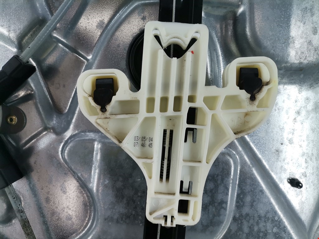 Стеклоподъемник задний левый VOLKSWAGEN Polo IV 2001-2009