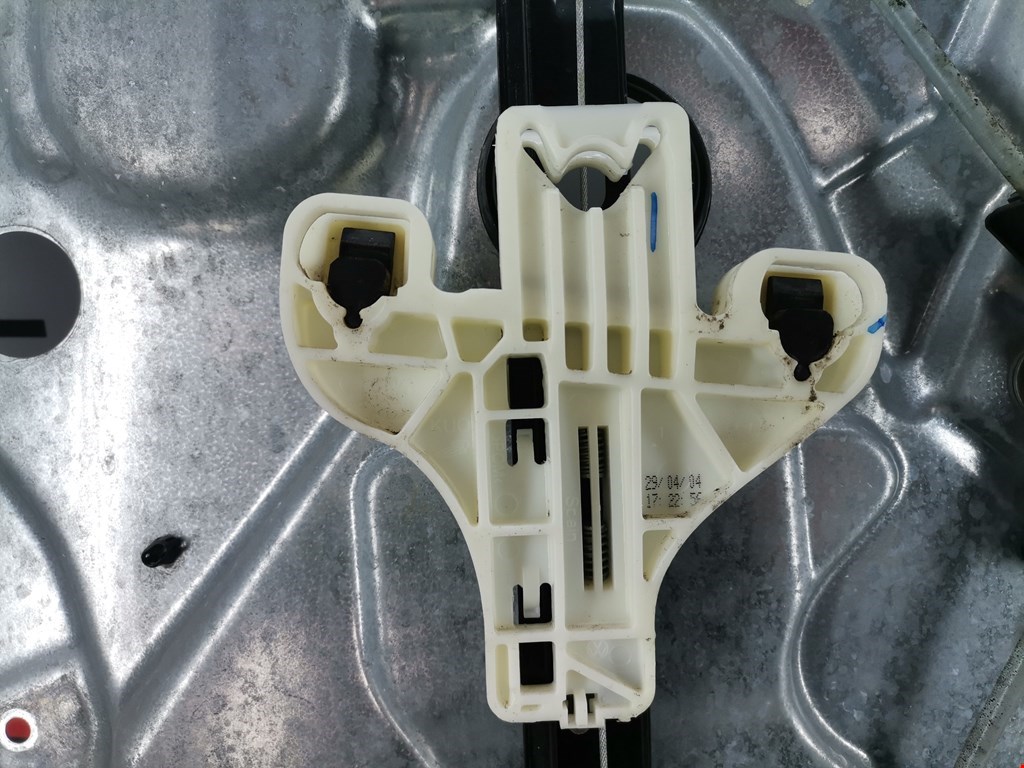 Стеклоподъемник задний правый VOLKSWAGEN Polo IV 2001-2009