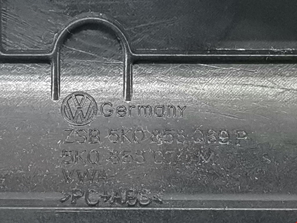 Рамка магнитолы VOLKSWAGEN Golf VI 2009-2012