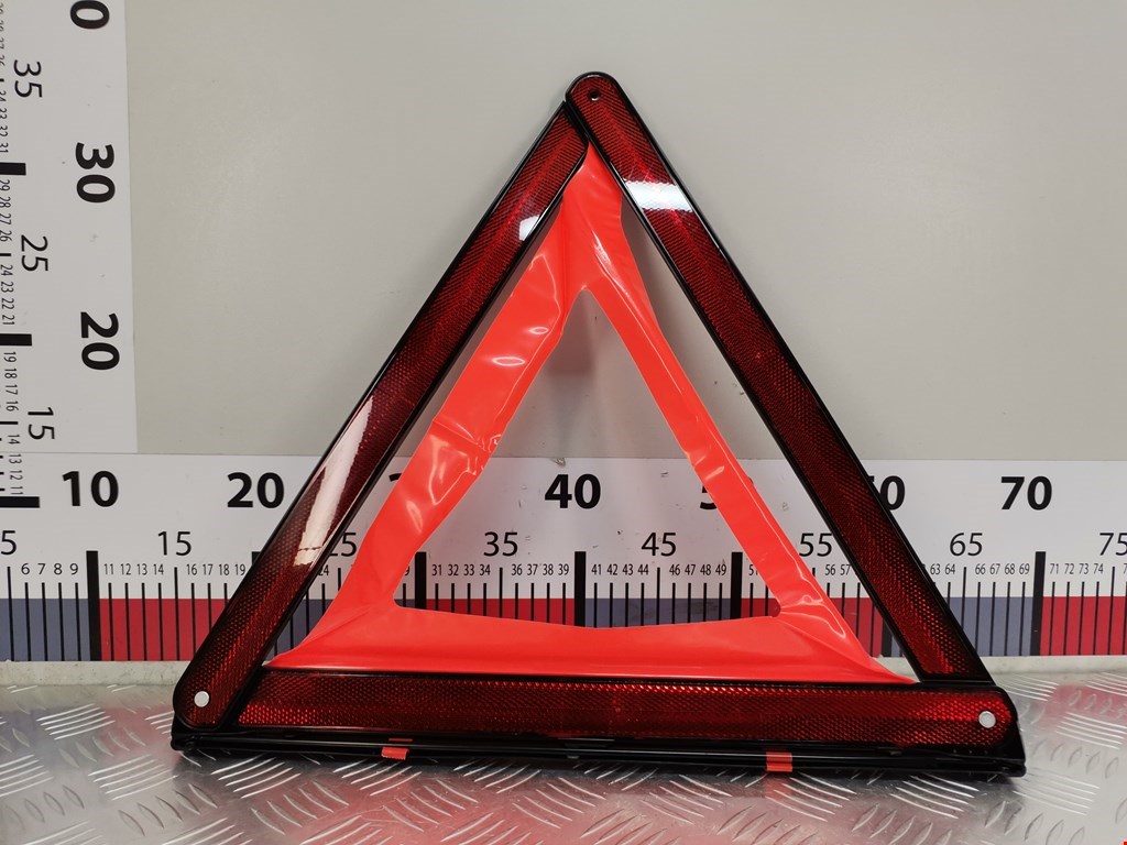 Знак аварийной остановки AUDI A5 2007-2016