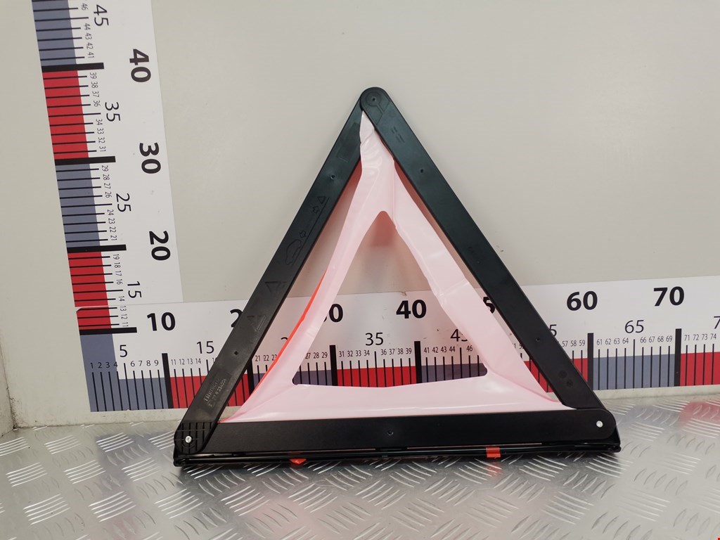 Знак аварийной остановки AUDI A5 2007-2016