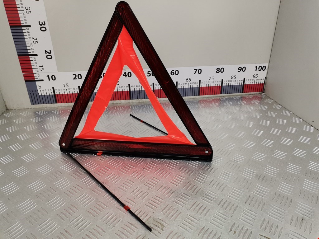 Знак аварийной остановки AUDI A5 2007-2016