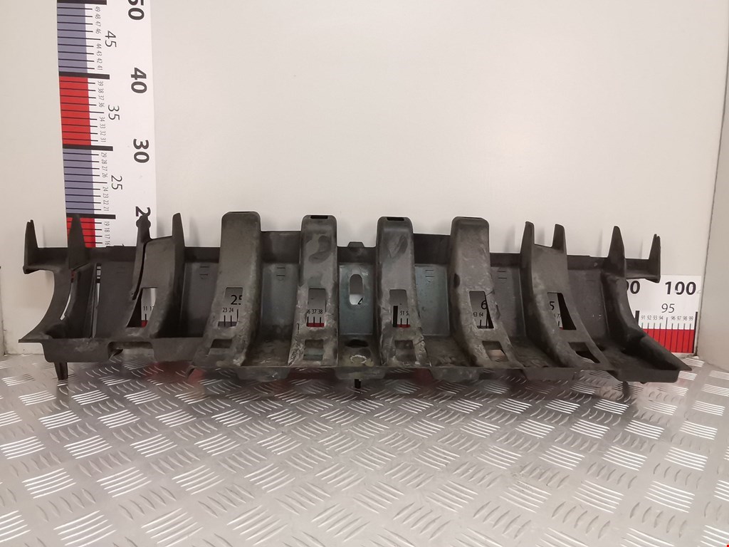 Кронштейн заднего бампера центральный PEUGEOT Partner 2008-2018