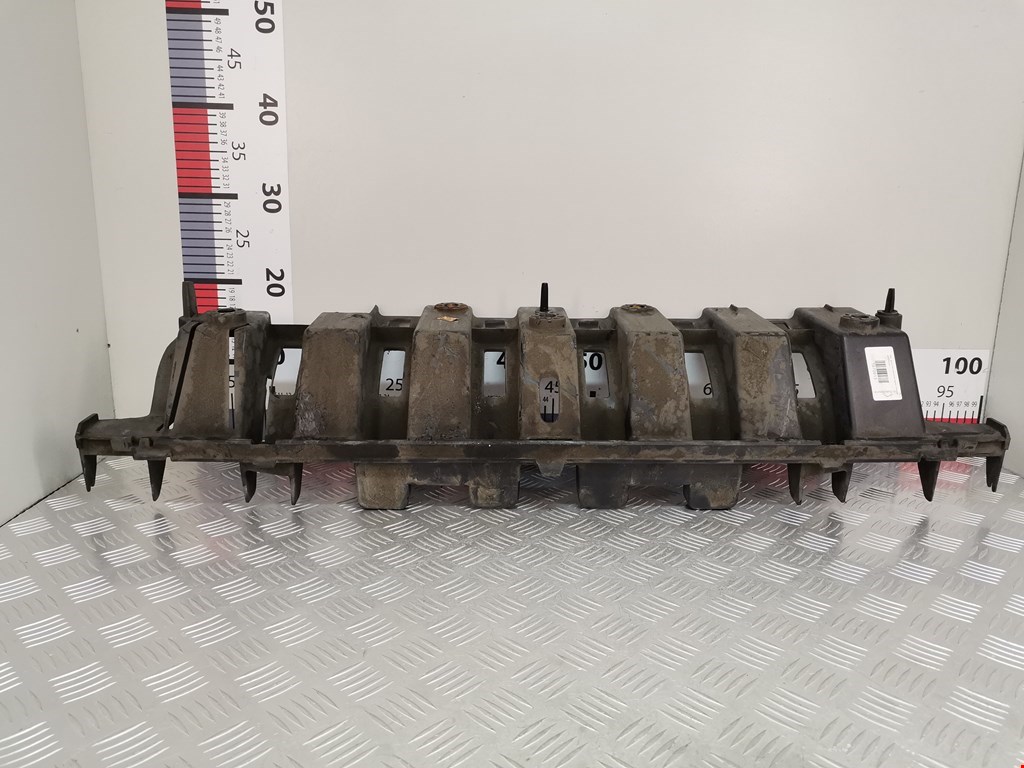 Кронштейн заднего бампера центральный PEUGEOT Partner 2008-2018