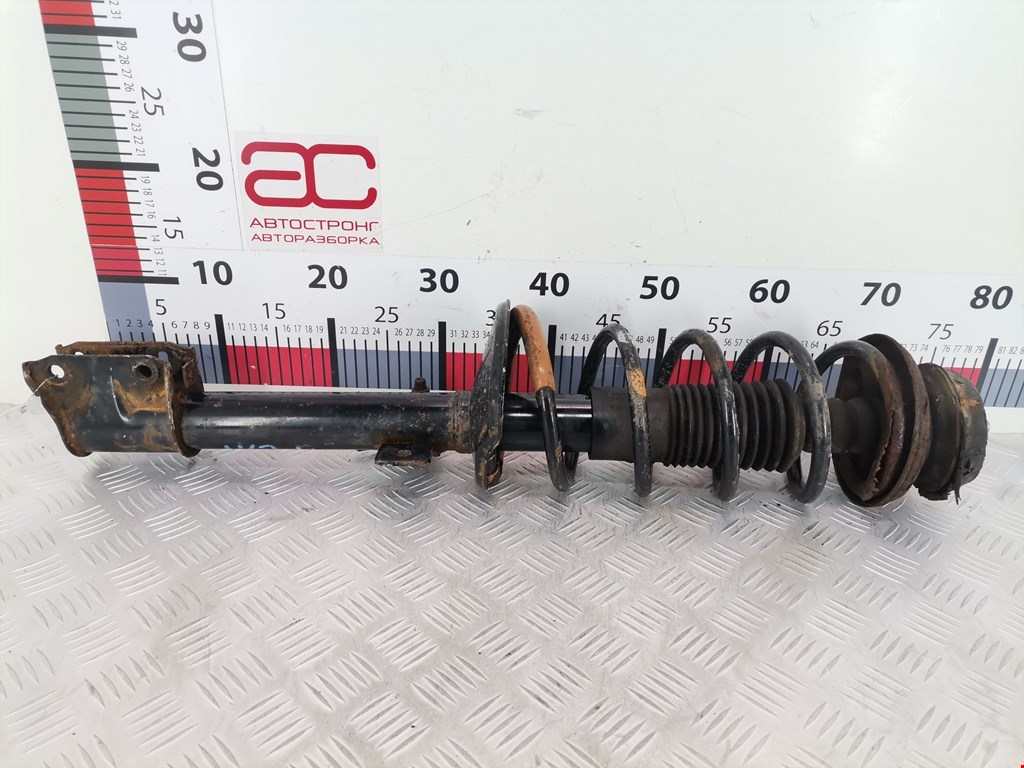 Стойка амортизатора переднего правого Renault Duster 1 (2010-2020)