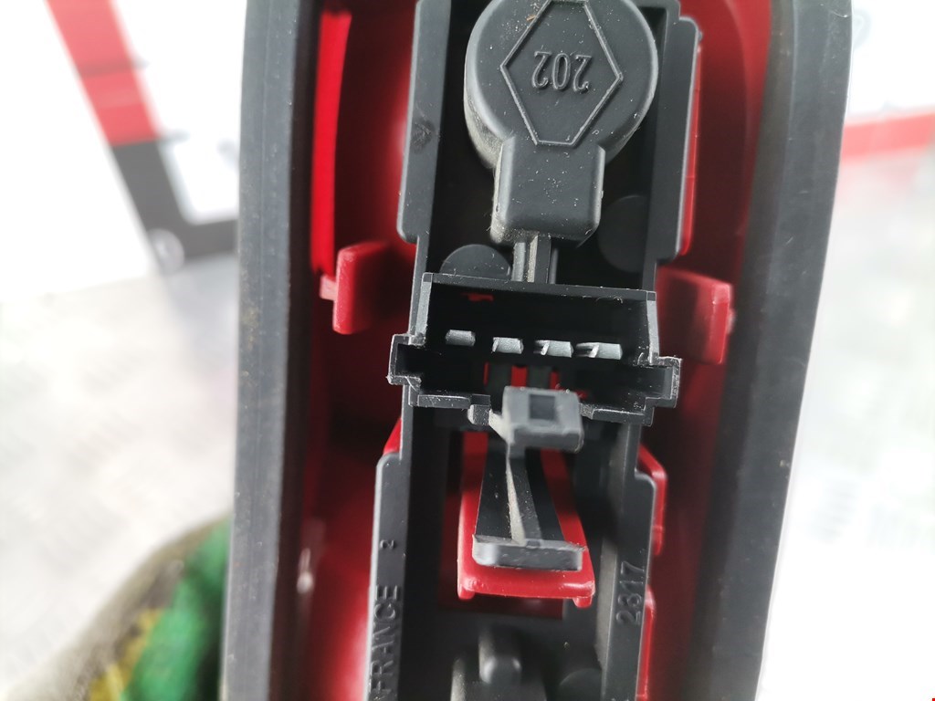 Фонарь задний внутренний правый RENAULT Safrane 1992-2000