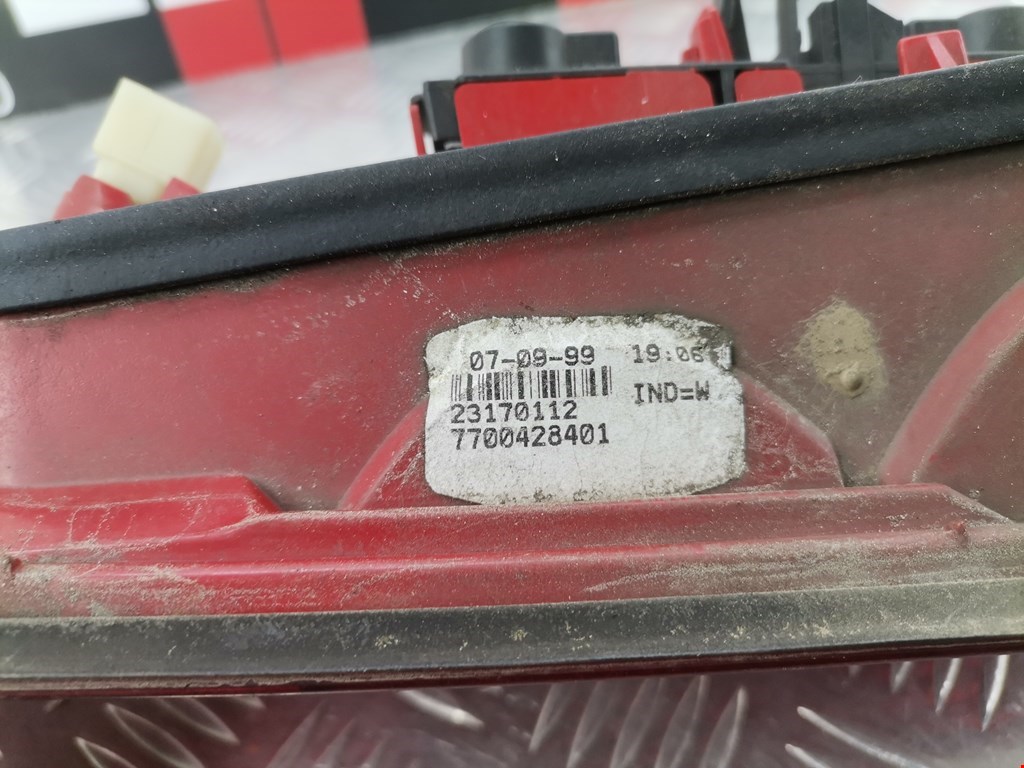 Фонарь задний внутренний левый RENAULT Safrane 1992-2000