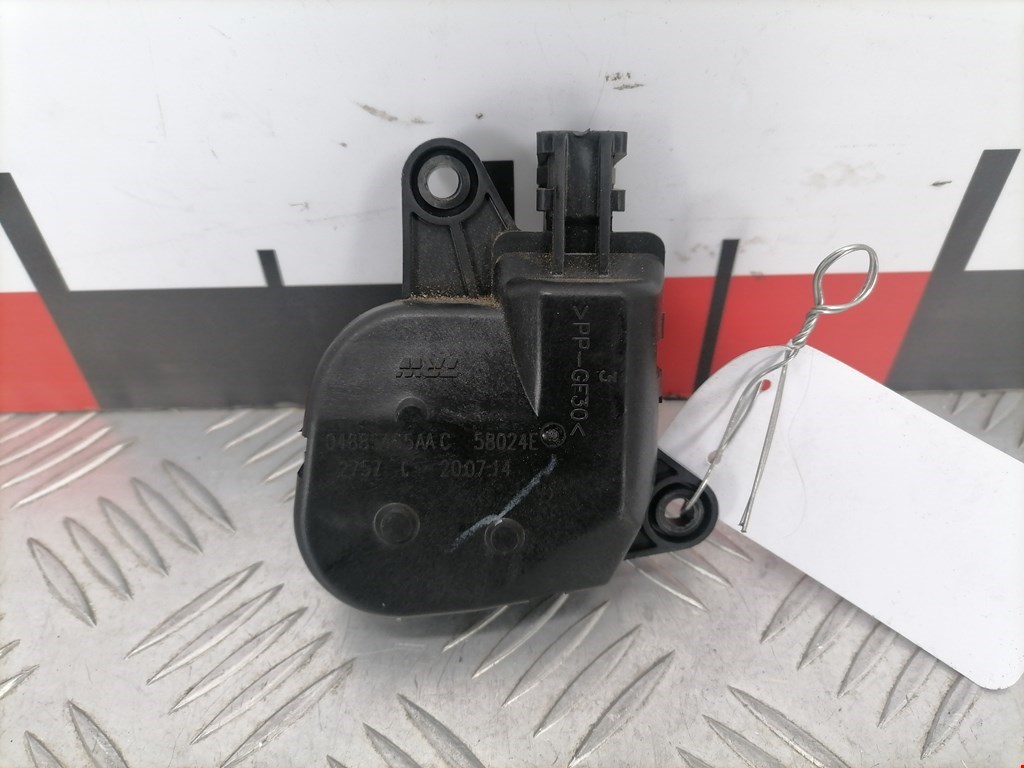 Моторчик заслонки печки CHRYSLER Pacifica 2003-2008