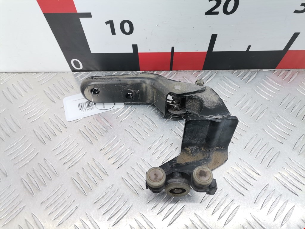 Ролик двери сдвижной (левый/правый средний верхний/нижний) MERCEDES-BENZ Vaneo 2001-2005