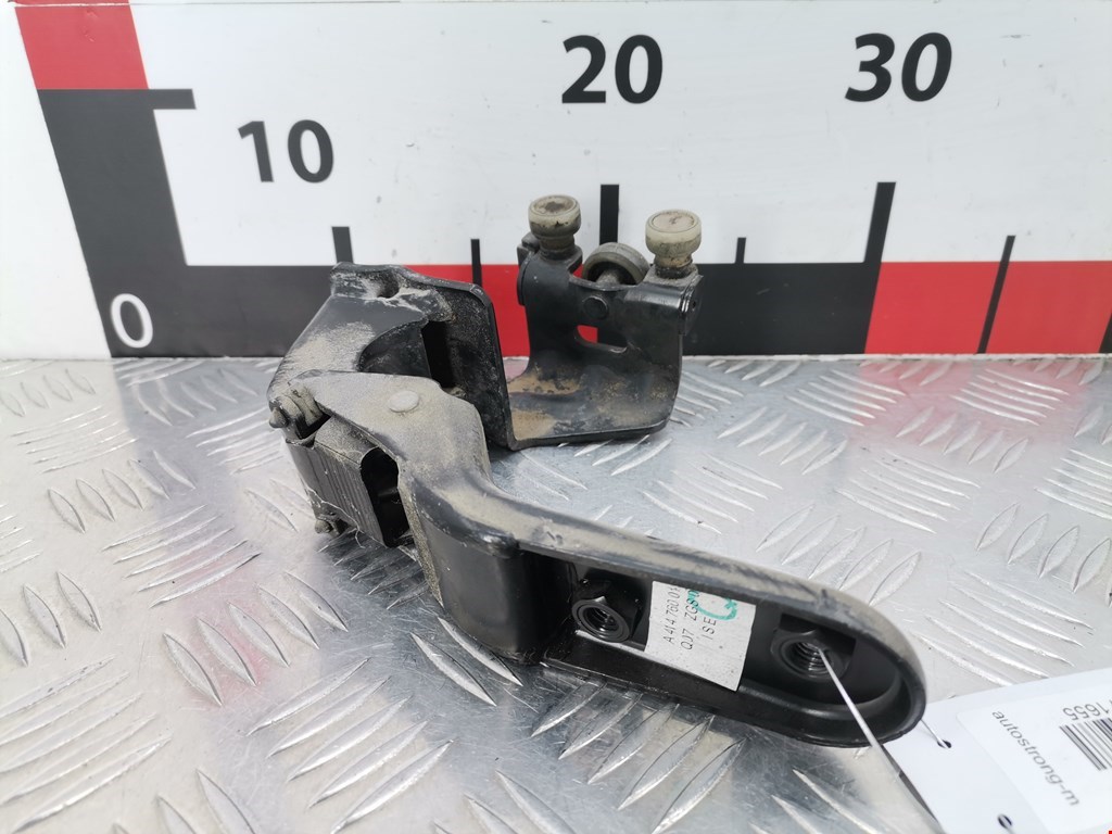 Ролик двери сдвижной (левый/правый средний верхний/нижний) MERCEDES-BENZ Vaneo 2001-2005