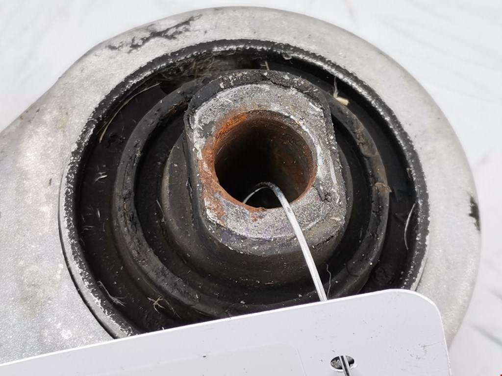 Рычаг передний правый AUDI A4 B5 1995-2001