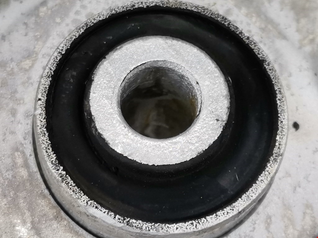 Рычаг передний правый AUDI A4 B5 1995-2001