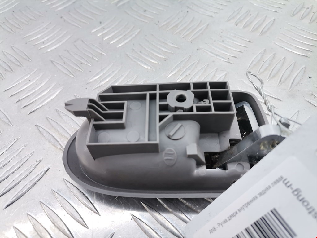 Ручка дверная задняя внутренняя левая MAZDA Premacy CP 1999-2004