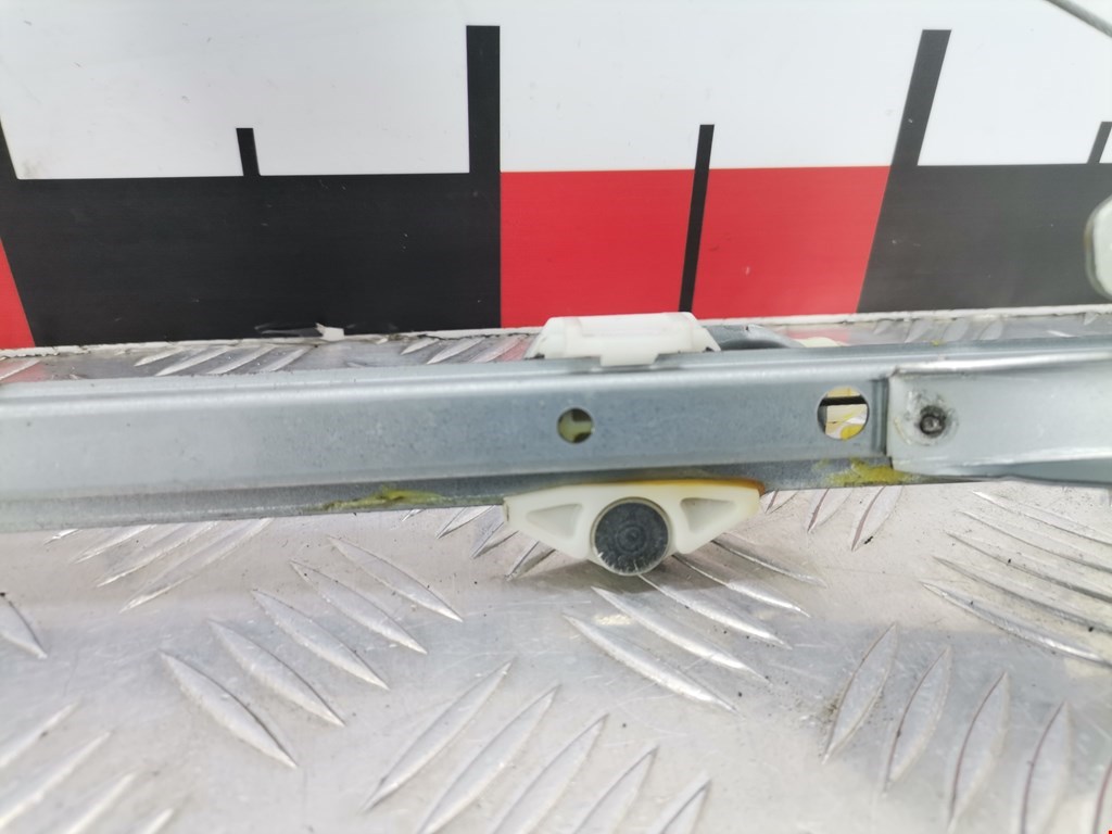 Стеклоподъемник задний правый OPEL Astra H/Family 2004-2015