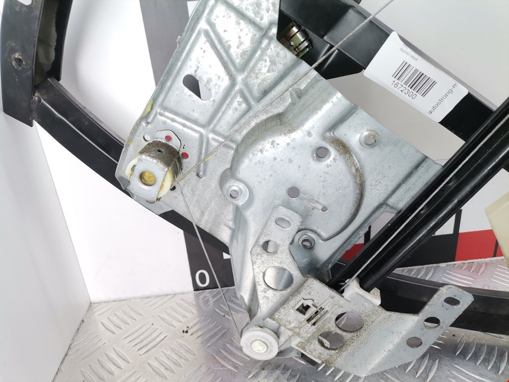 Стеклоподъемник задний левый AUDI A4 B5 1995-2001