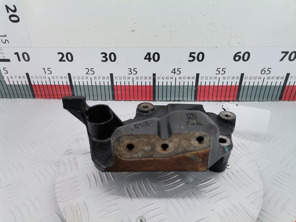 Кронштейн (крепление лапа) двигателя Chevrolet Orlando (2010-2023)