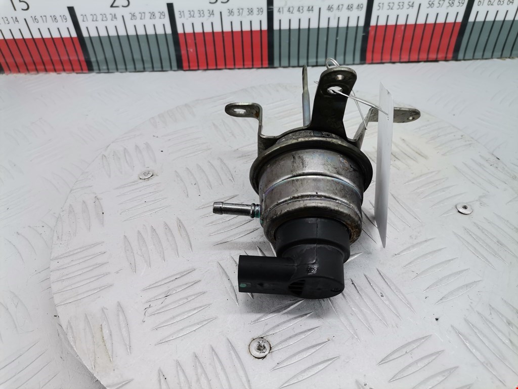 Моторчик привода (положения воздушных) заслонок (актуатор сервопривода турбины) CHEVROLET Orlando 2011-2015